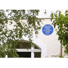 2 Portland Villas (‘The Elephant’), now 17 East Heath Road, Hampstead, blue commemorative plaque. Photograph by Paul Capewell.